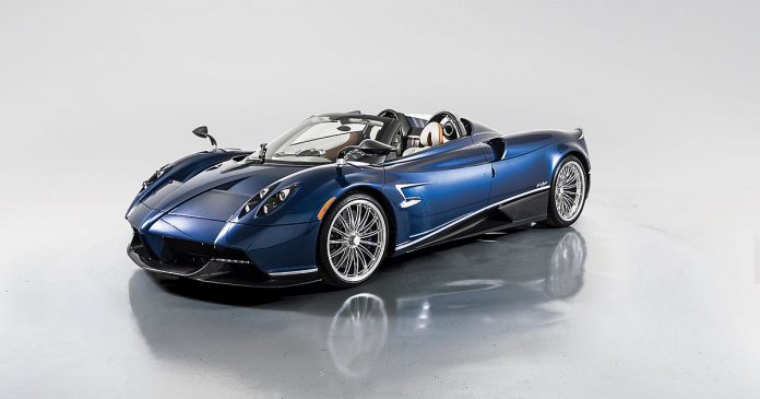 Huayra Roadster Front