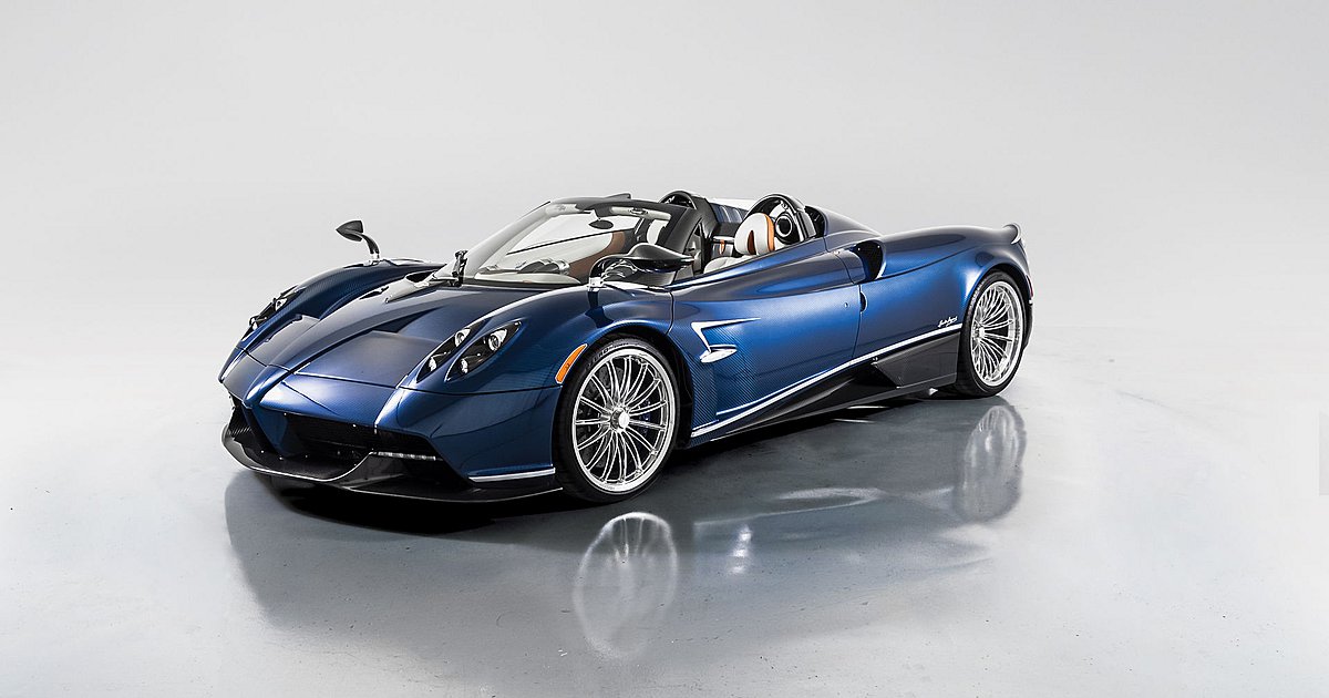 Huayra Roadster Front