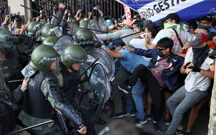Αργεντινή: Ταραχές στο Μπουένος Άιρες εν όψει της έναρξης των μεταρρυθμίσεων του Χαβιέ Μιλέι