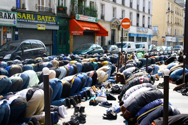 Exploring Islam in Paris: Pt 1 | Life and a Lens
